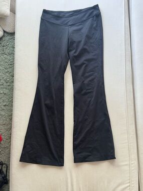 Black Low-rise Flared Leggings